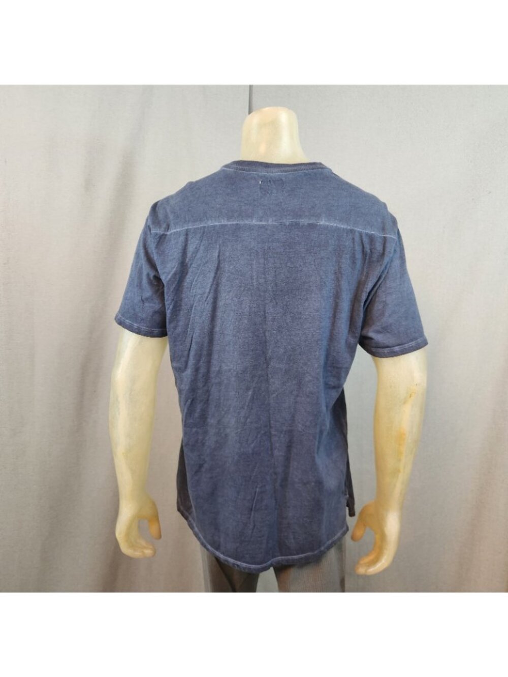 Marc Ecko Cut & Sew Stone Wash Blue Short Slv V Neck T Shirt Top LARGE - Picture 4 of 6
